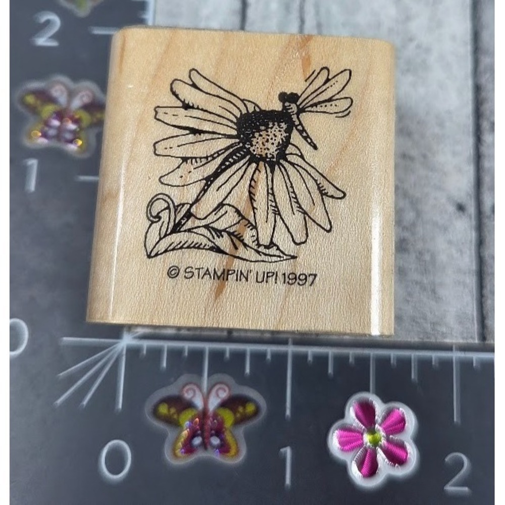Stampin' Up! Dragonfly on Flower Daisy 1997 Rubber Stamp Wood #G103